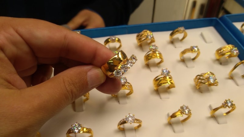 Uygun fiyatlı altın yatırımı! Seven sevdiğine alıyor; İşte dorika yüzük fiyatı...