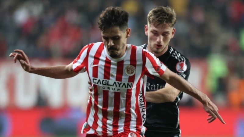 Beşiktaş - Antalyaspor maçının muhtemel 11'leri