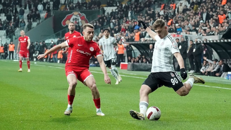 Beşiktaş, Antalyaspor'a mağlup oldu