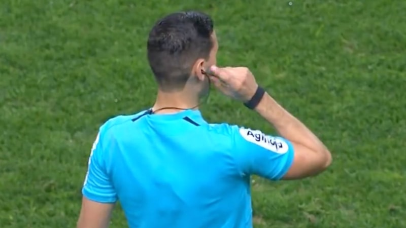 Sporting - Boavista maçında hakem penaltı kararını tüm stadyuma duyurdu