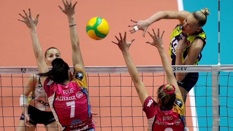 Fenerbahçe, Şampiyonlar Ligi’ne yarı finalde veda etti