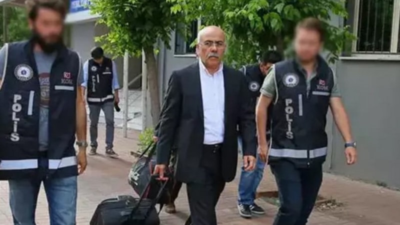 Firari FETÖ'cü vali Pek, gaybubet evinde yakalandı