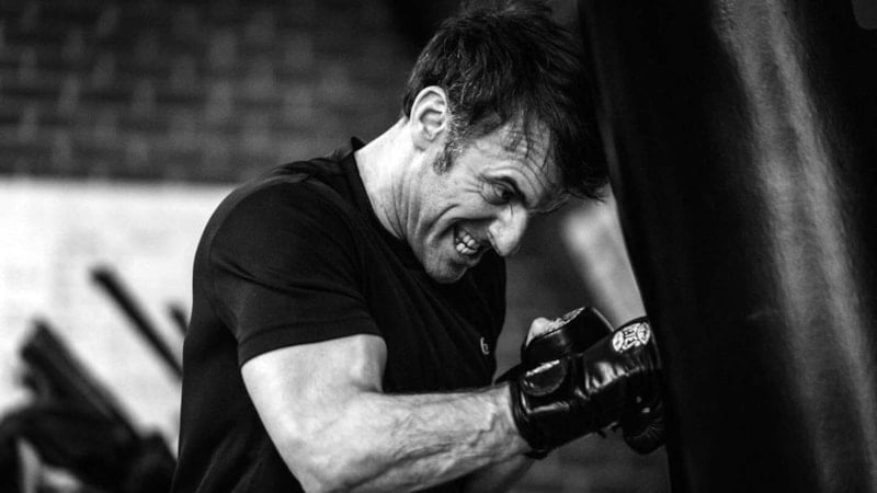 Macron'un boks yaparken çekilen fotoğrafları paylaşıldı: Putin'e meydan okuyor