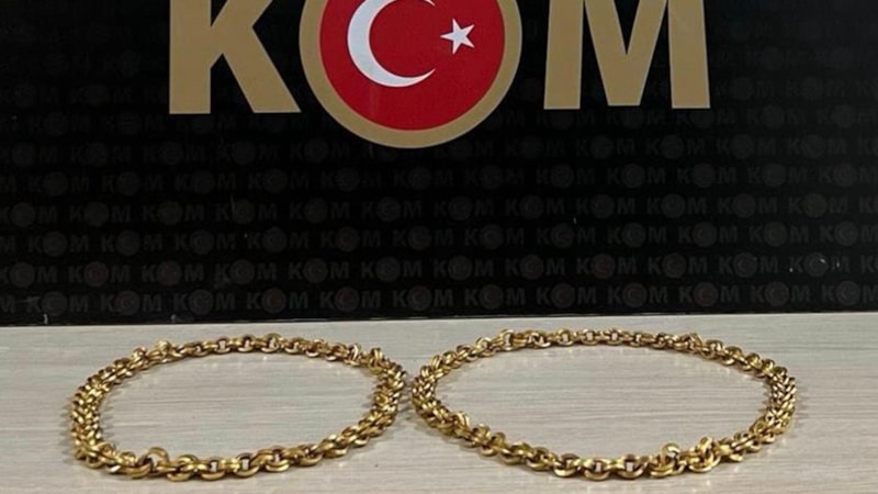 Kars'ta Ermenistan uyruklu 2 şüpheli, kaçak altınla yakalandı