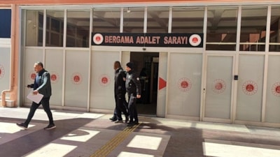 İzmir’de araç kundaklayan şahıs tutuklandı