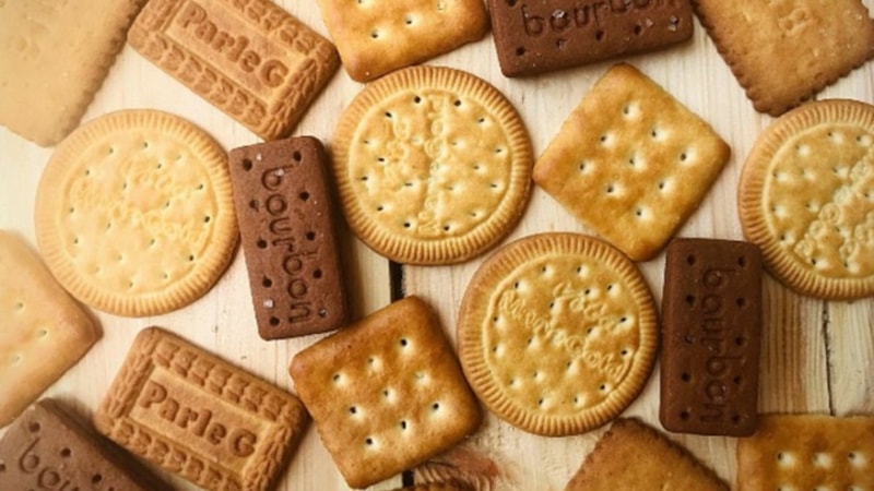 Bisküvilerin üzerindeki bu delikler bakın neden yapılıyormuş…