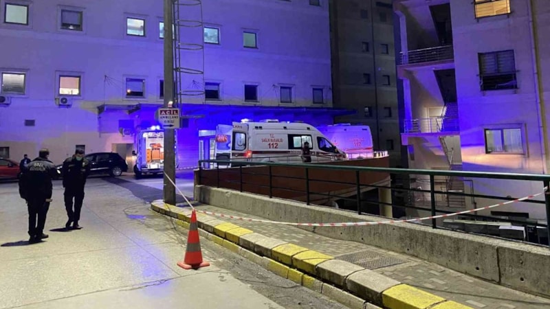 Sakarya'da genç kız tartıştığı annesini bıçakladı