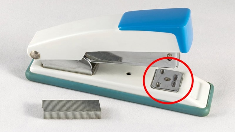 Zımbaların altındaki metal kısım bakın ne işe yarıyor