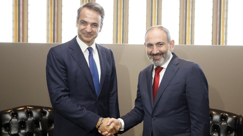 Paşinyan'dan Miçotakis'e: Ermenistan davetimi tekrarlıyorum