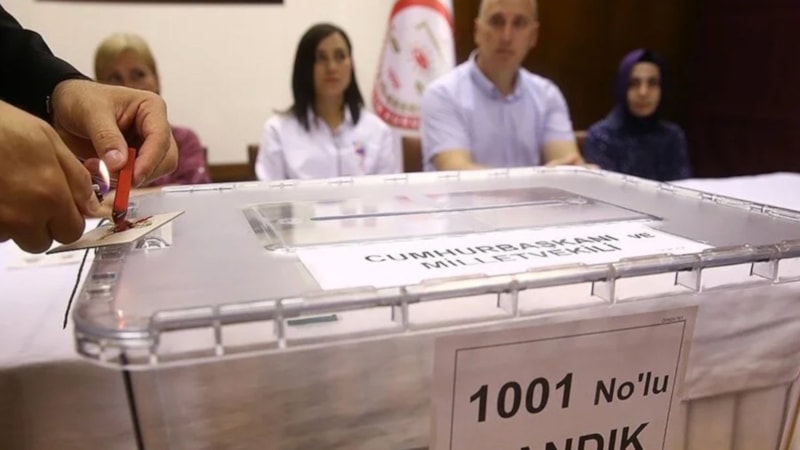 Seçimlerde görev alan kamu personeli 1 Nisan'da izinli olacak