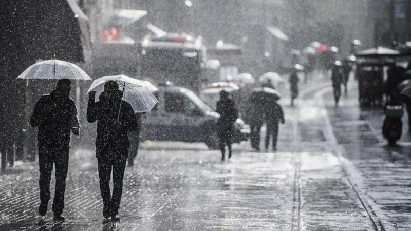 Meteoroloji uyardı! Yurtta kara bulutlar dolaşmaya devam edecek