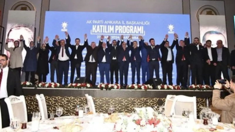 Yeniden Refah Partisi'nde yaprak dökümü! AK Parti'ye katıldılar