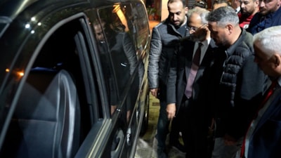 Mersin'de belediye başkan adayının aracına silahlı saldırı