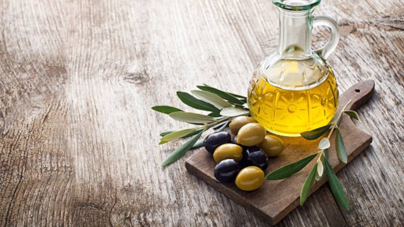 Bir mucizesi daha ortaya çıktı! Zeytinyağı bunama riskli ölümleri azaltıyor
