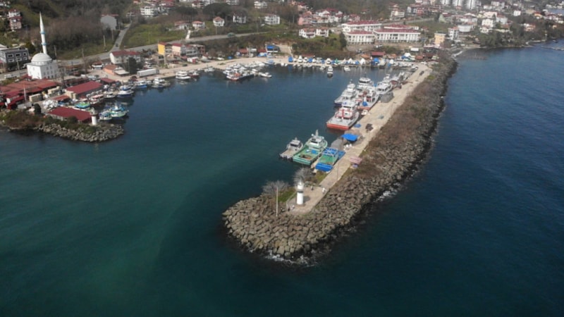 Karadeniz'de balıkçılar erken paydos etti! Tekneler limana çekildi