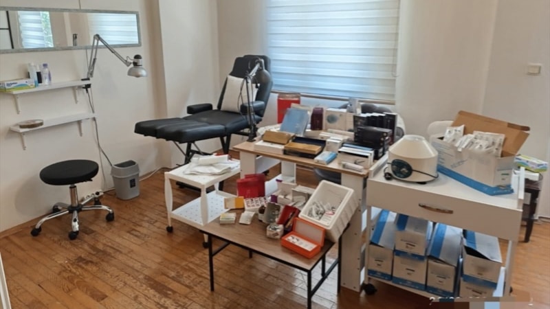 Antalya'da kaçak muayenehaneye baskın