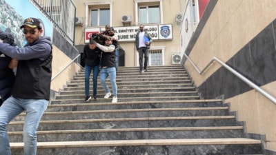 Fatih'te İSPARK otoparkında silahla bacağından vurdular: 110 bin dolarını çaldılar