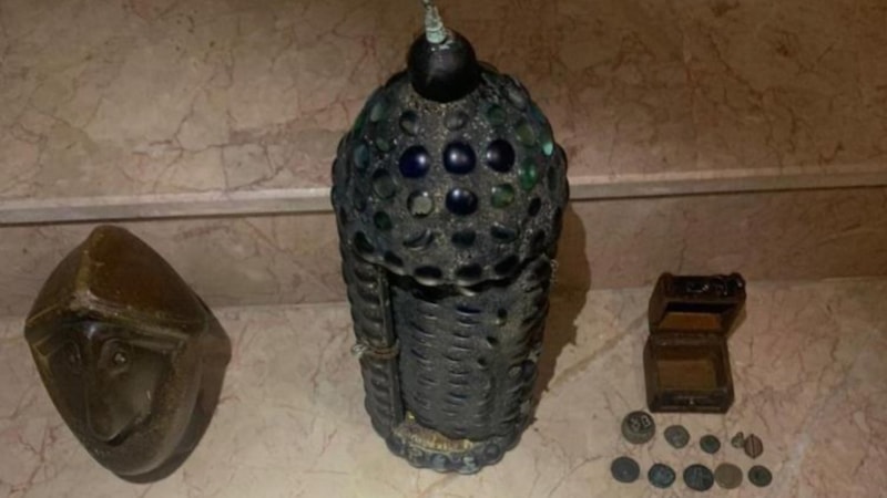 Hatay'da kardeşlerin kavgası kaçak tarihi eserleri yakalattı