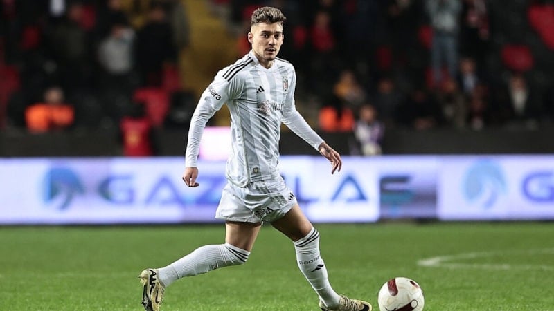 Ernest Muçi'nin talebi: Beni sadece o mevkide oynatın