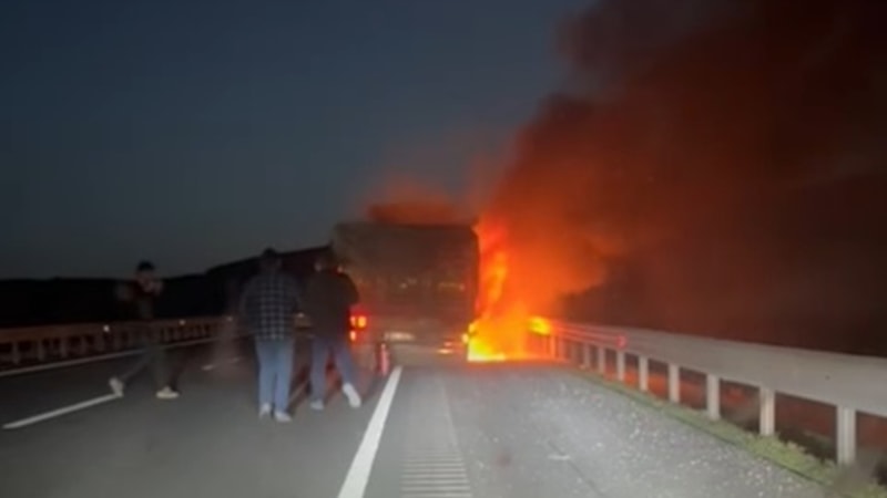Şanlıurfa'da tır alev aldı: Dorsesi küle döndü