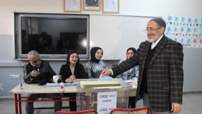 Bingöl’de oy kullanma işlemi başladı