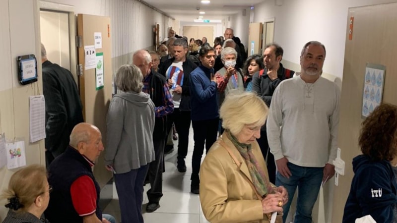 Yurt genelinde sandıklara ilgi yoğun: Erken saatte akın ettiler