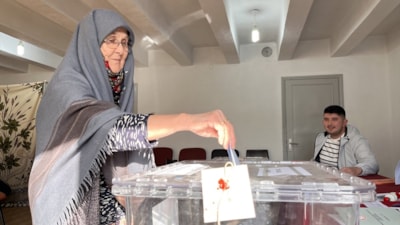 Çanakkale'nin Kazabatlılar köyü, oyunu komşu köyde kullandı