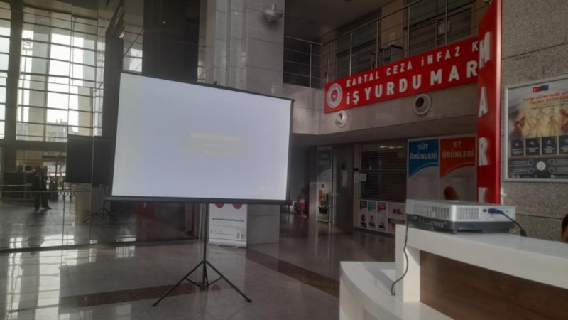 İstanbul Adalet Sarayı'na resmi sonuçlar için ekran kuruldu