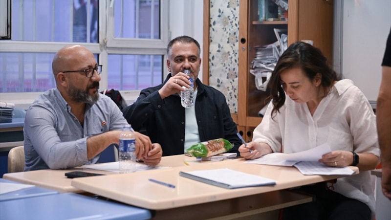 Türkiye genelinde oy sayımı iftarda kesintisiz devam etti