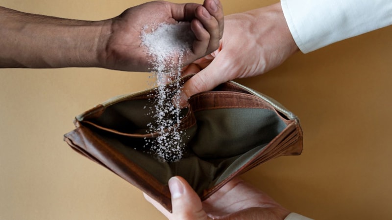 Cüzdanın içine bir tutam tuz koyun, bakın ne oluyor