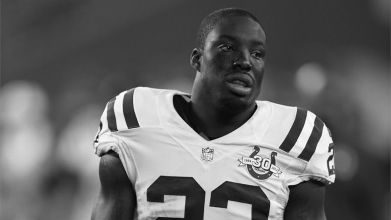 Eski Amerikan futbolu oyuncusu Davis, 35 yaşında yaşamını yitirdi