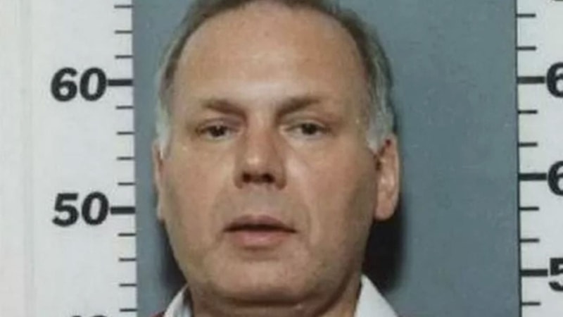 İngiltere'de pedofili şüphelisi havalimanında yakalandı