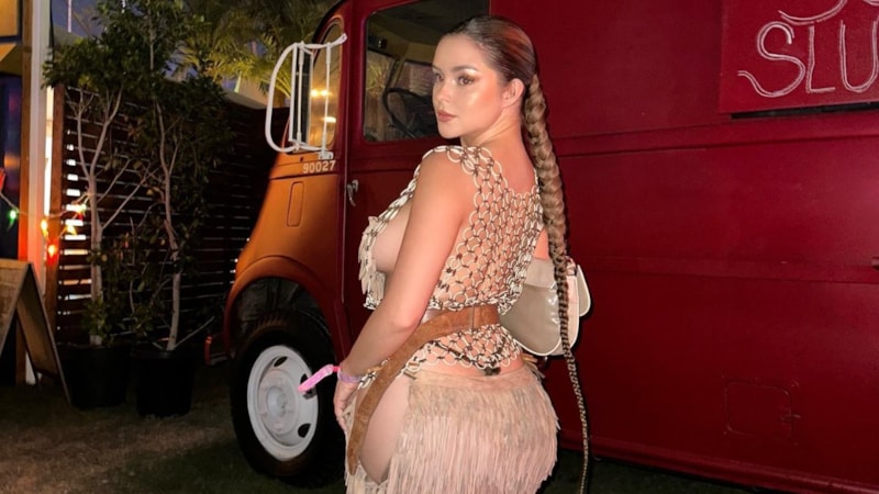 Dünyaca ünlü model Demi Rose, yeni yaşını kutladı! Mavi elbisesiyle pozlarına beğeni yağdı