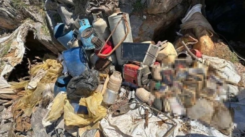 Tunceli'de teröristlere ait sığınaklar imha edildi