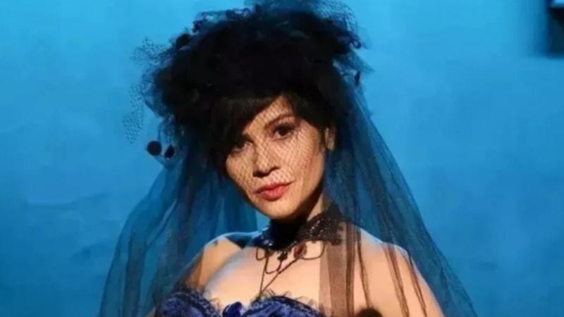 Operasyon 4,5 saat sürdü! Acil ameliyata alınan şarkıcı Aydilge'den haber var