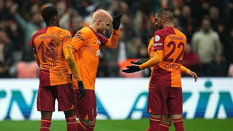 Wilfried Zaha ve Hakim Ziyech, Okan Buruk'u hayal kırıklığına uğratıyor