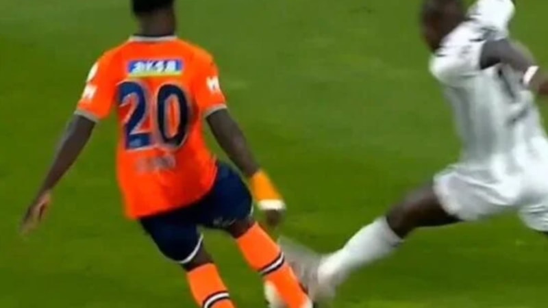 Aboubakar yerde kaldı! Beşiktaş penaltı bekledi