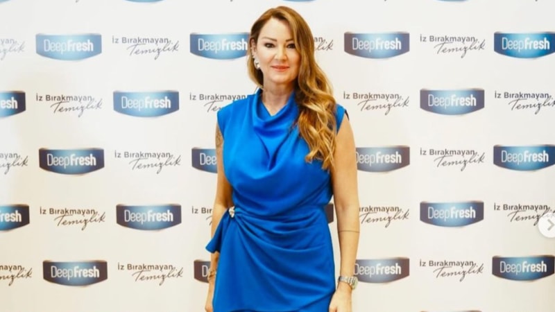 Çocuklar Duymasın'ın Meltem'i Pınar Altuğ kraliçe olduğu geceden fotoğraf paylaştı