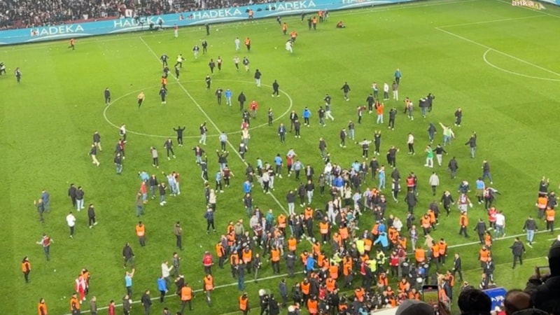 Trabzonspor'un 6 maçlık seyircisiz oynama cezası 4 maça düşürüldü