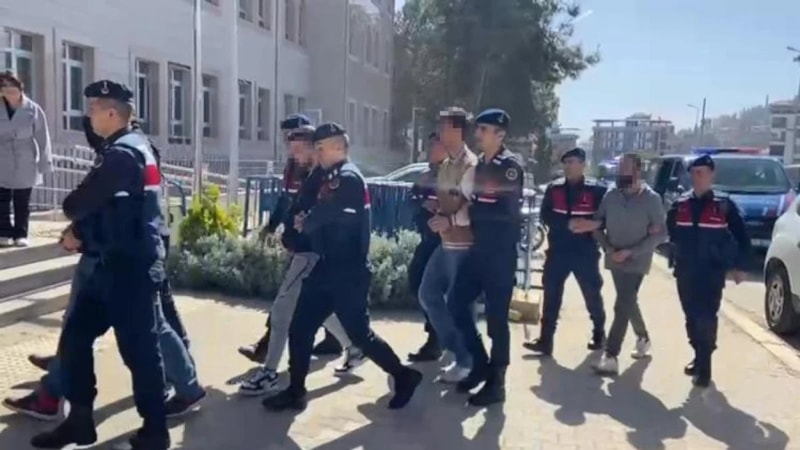 Denizli'de halka arz vaadi ile vatandaşları dolandıran 5 şahıs tutuklandı