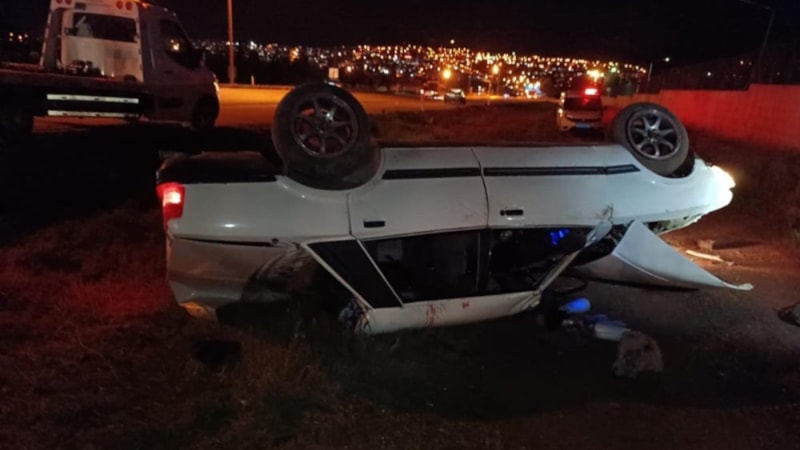 Ankara'da takla atan otomobildeki 2'si ağır 4 kişi yaralandı