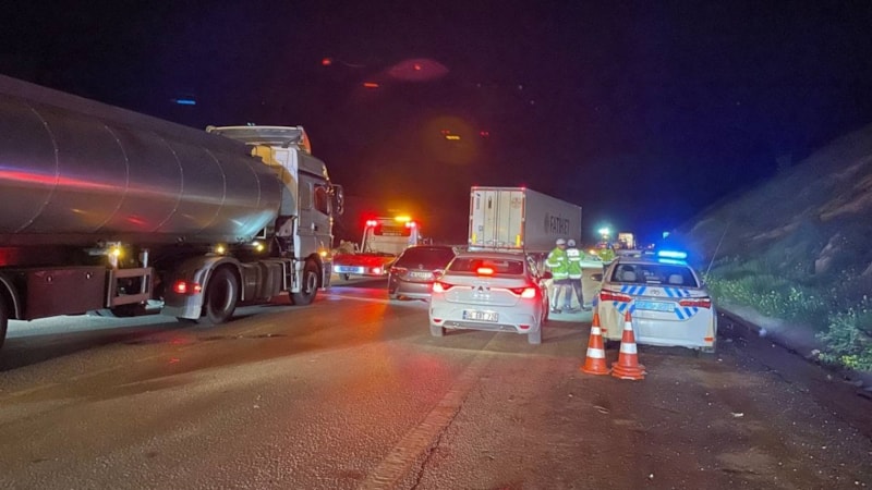 Gaziantep'te kazaya müdahale eden polislere tır çarptı: 4 yaralı