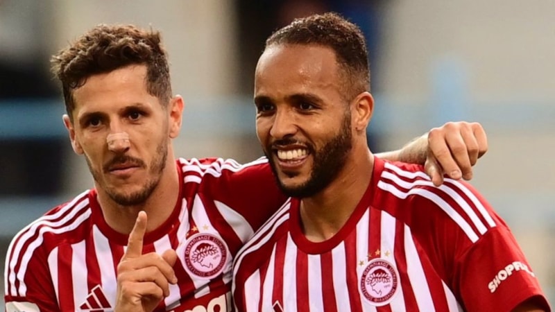 Fenerbahçe'nin rakibi Olympiakos, Lamia'ya fark attı