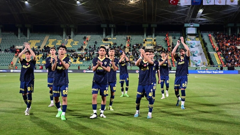 Fenerbahçe: Dik durmaya devam edeceğiz