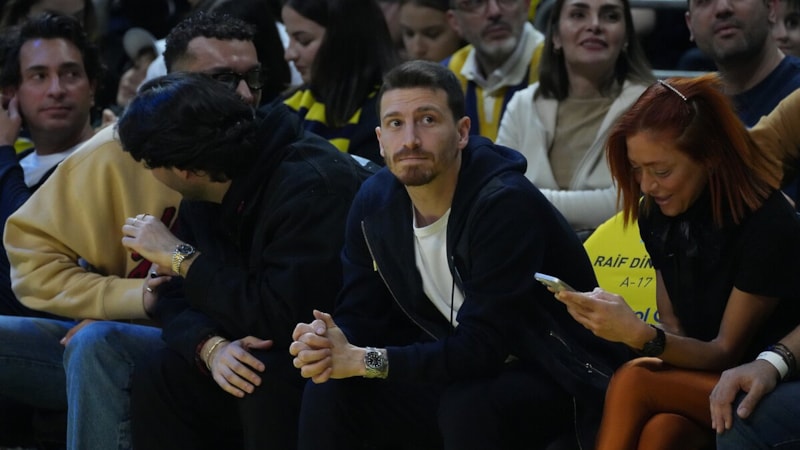 Mert Hakan Yandaş'tan olay beğeni: İte köpeğe ağır gelir...