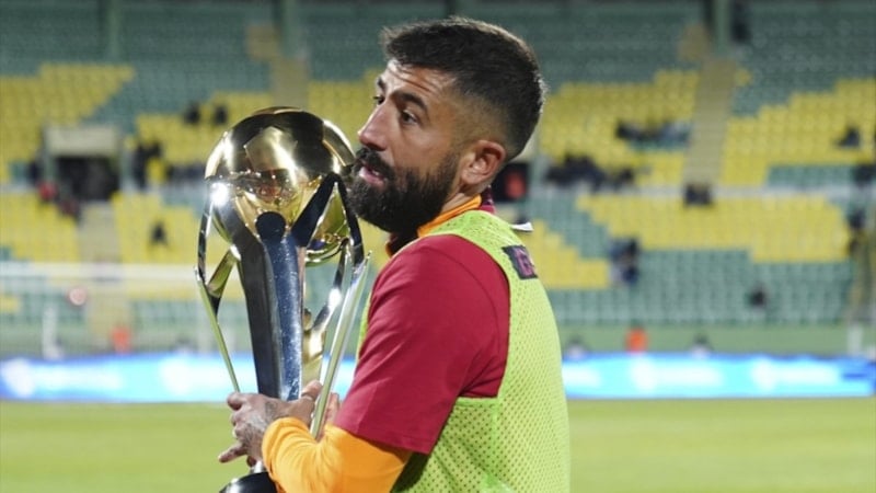 Kerem Demirbay'dan ilginç hareket: Kupayı çalma şakası yaptı