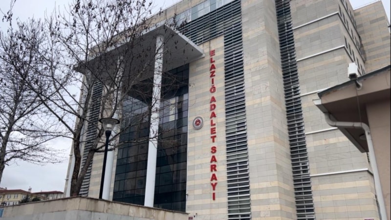 Elazığ'da 8 kız öğrenciyi istismar ettiği iddiasıyla tutuklanan müdür serbest bırakıldı