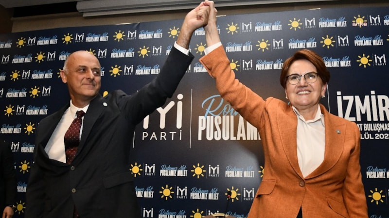 İyi Parti'de yaprak dökümü! Ümit Özlale istifa etti