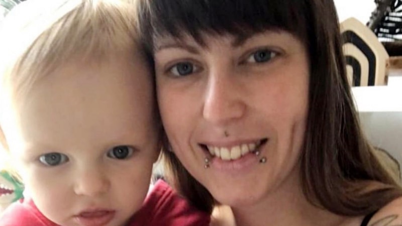 Antalya'da 3 yıldır çocuğunu arayan Alman anneye Türk polisi yetişti