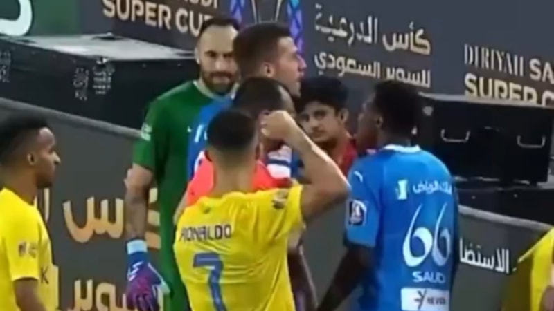 Cristiano Ronaldo, maçın hakemine yumruk kaldırdı